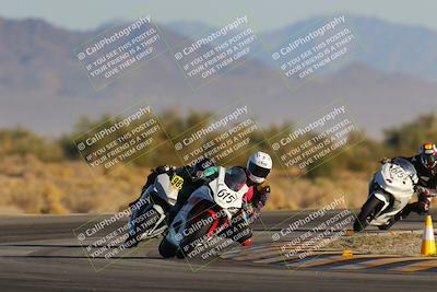 media/Dec-09-2023-SoCal Trackdays (Sat) [[76a8ac2686]]/Turn 15 Set 1 (230pm)/